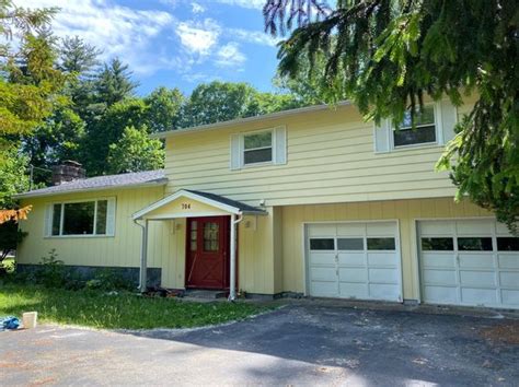 House is located on a quiet side street, just 5 minute walk to downtown area and 10-15 minute walk to Cornell University. . Houses for rent ithaca ny